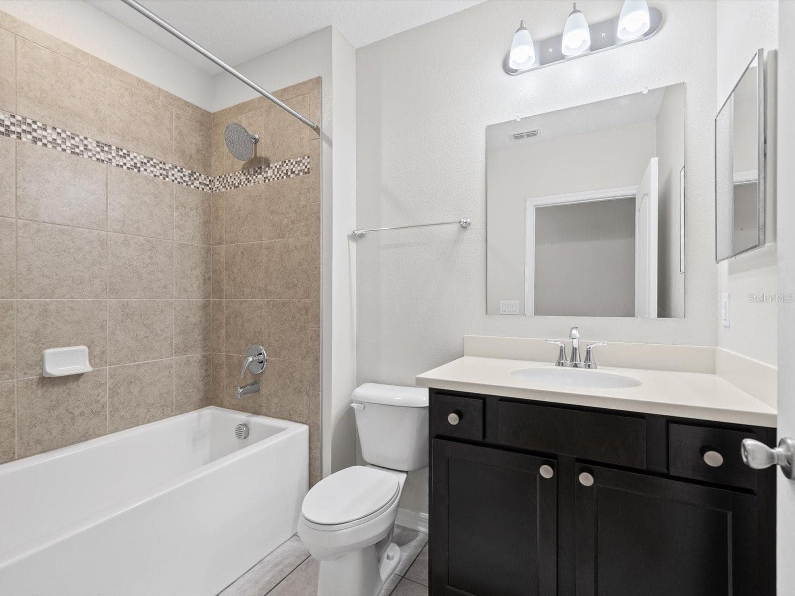 back right hallway bathroom - 6337 NODOC RD, SPRING HILL