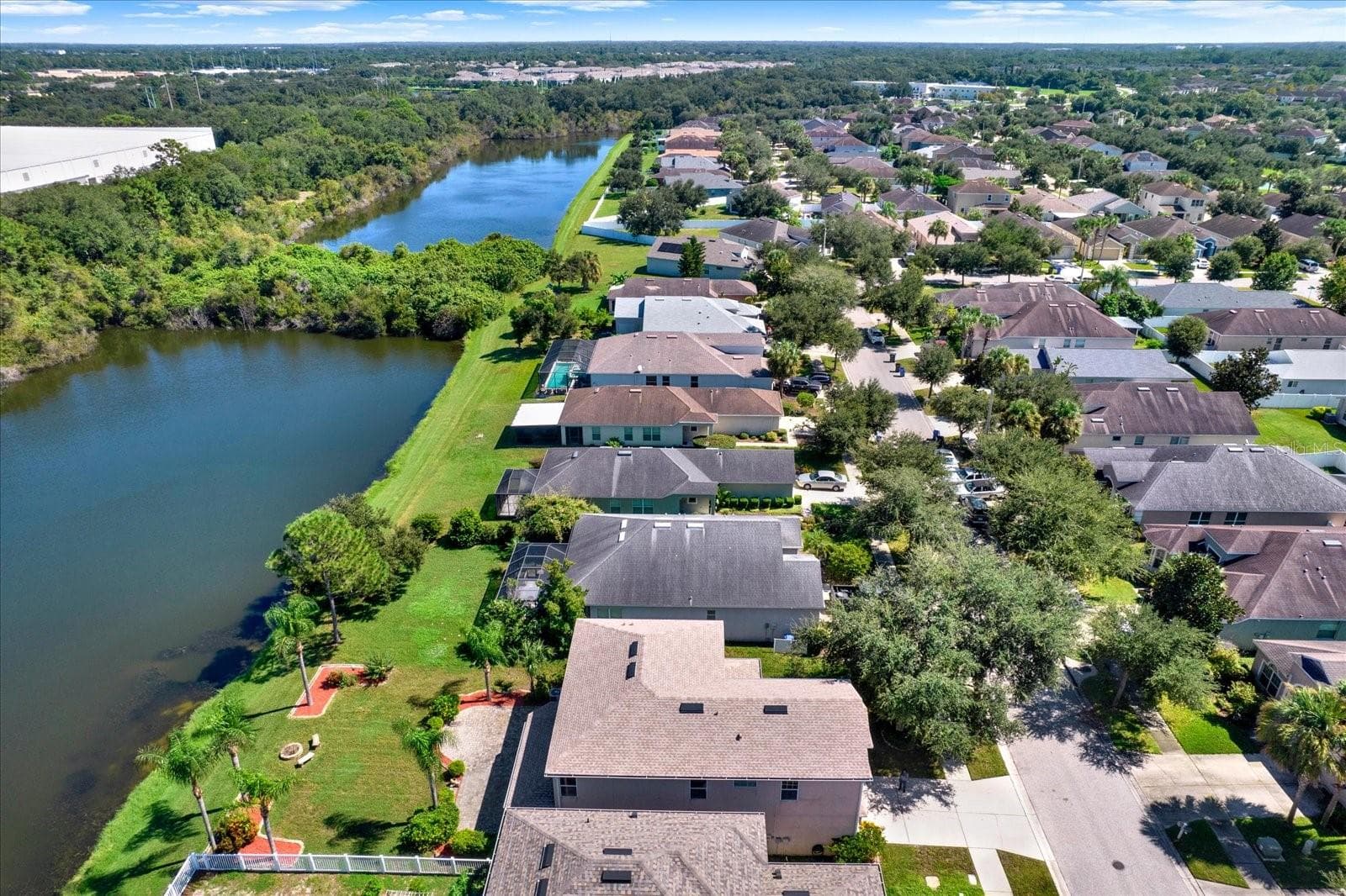 Single Family Residence at 7127 FOREST MERE DR, RIVERVIEW, photo 61 of 77