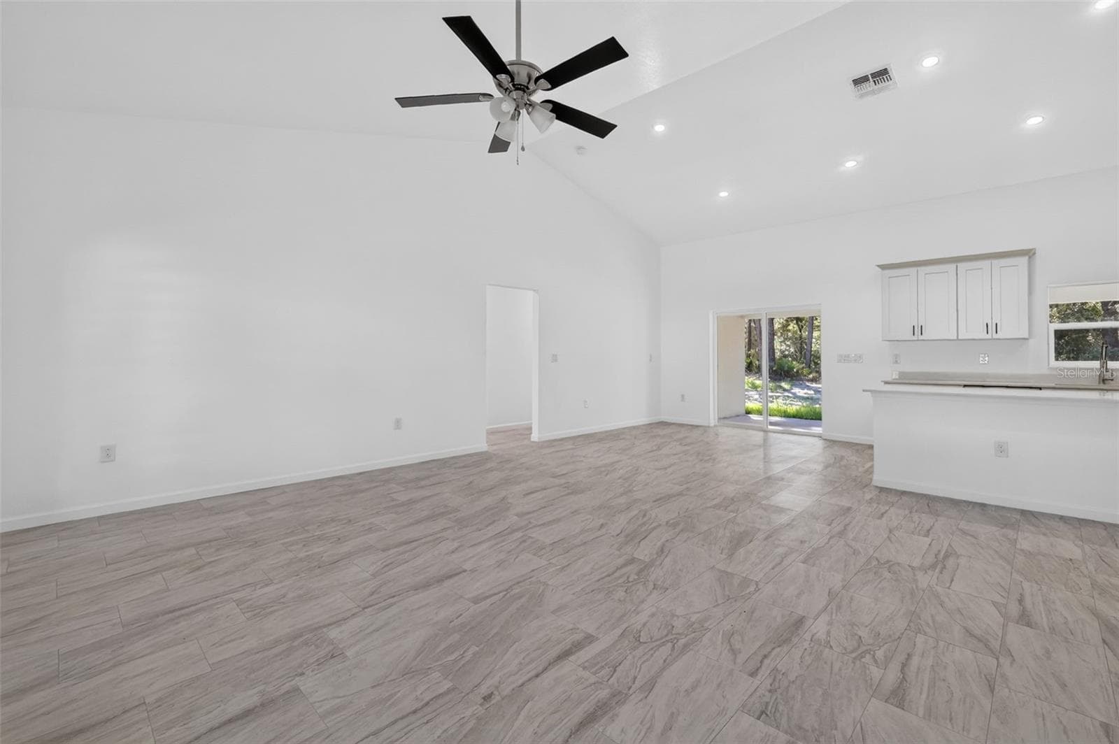 Single Family Residence at 17348 SW 41ST CIR, OCALA, photo 6 of 26
