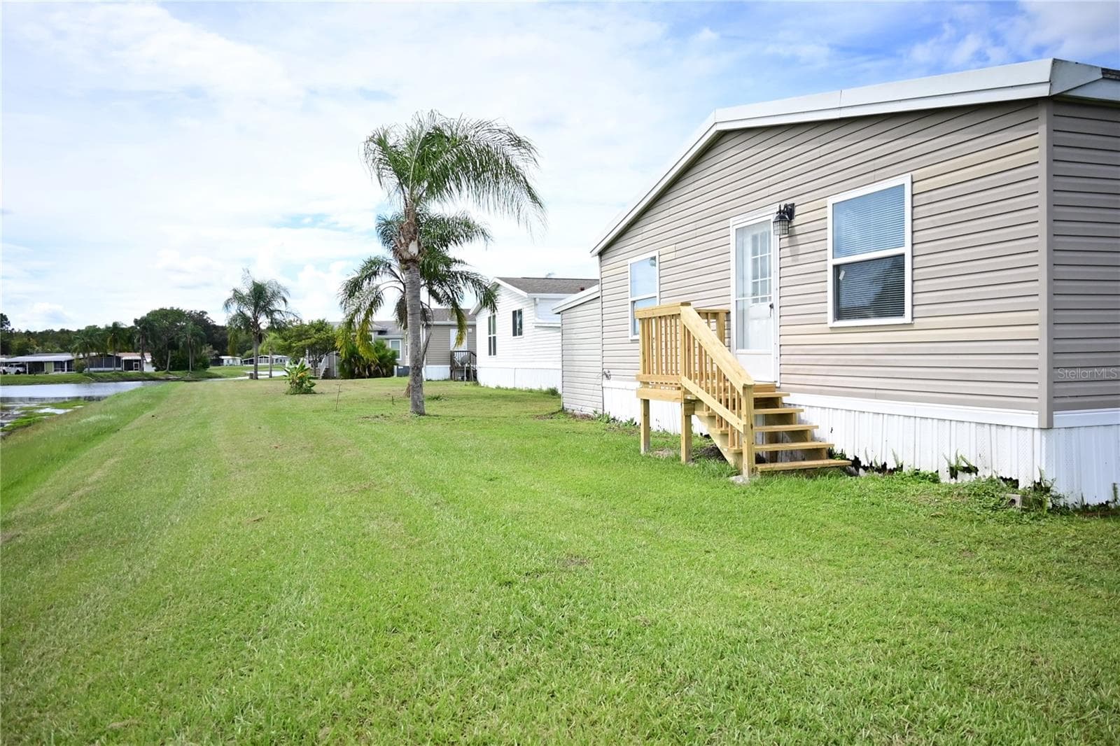 Manufactured Home at 308 EVANDEE CT, KISSIMMEE, photo 5 of 36