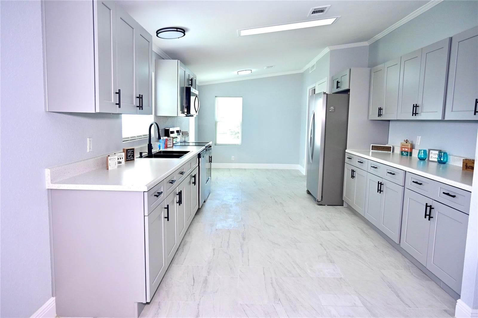 Manufactured Home at 308 EVANDEE CT, KISSIMMEE, photo 6 of 36