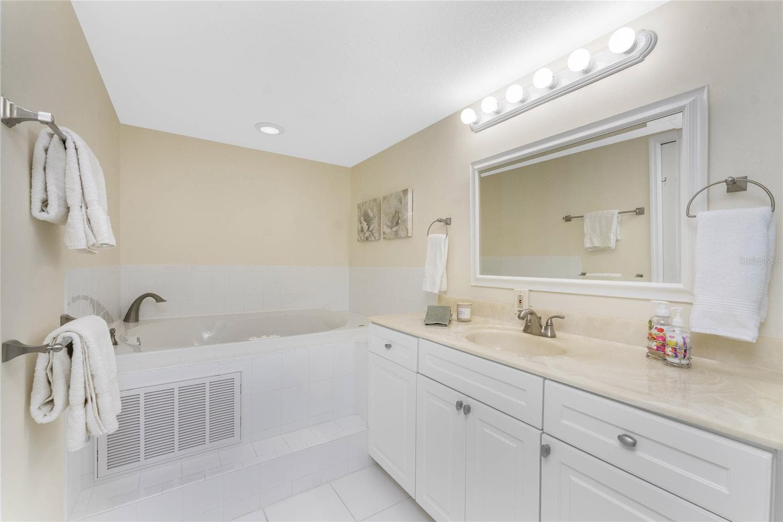 Condominium at 3021 MATECUMBE KEY RD #Unit 4, PUNTA GORDA, photo 24 of 43