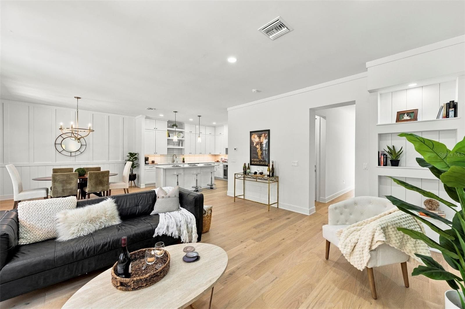 Townhouse at 460 GILMAN PL N, ST PETERSBURG, photo 8 of 67