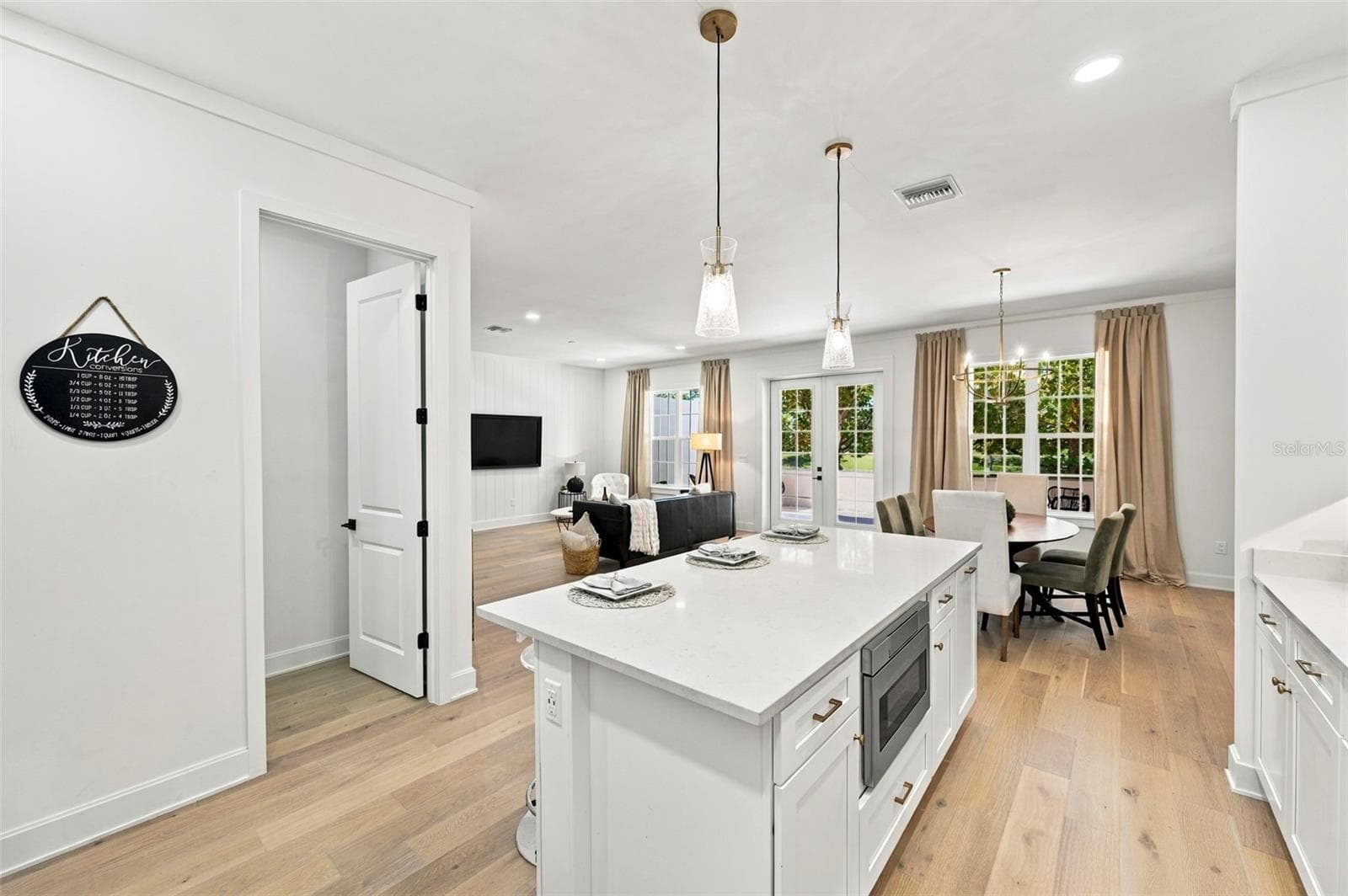 Townhouse at 460 GILMAN PL N, ST PETERSBURG, photo 17 of 67