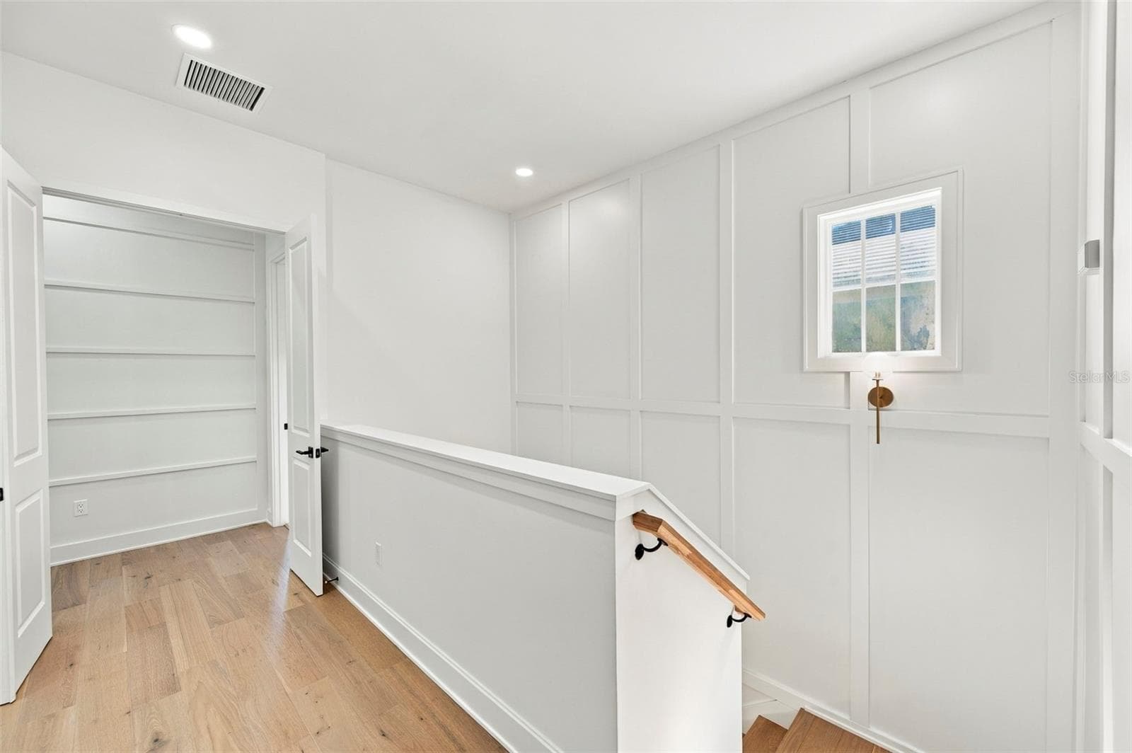 Townhouse at 460 GILMAN PL N, ST PETERSBURG, photo 20 of 67