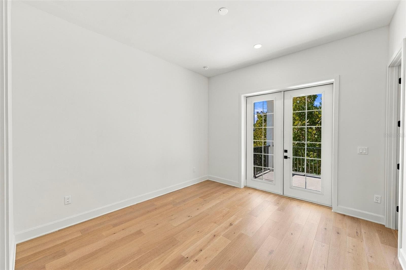 Townhouse at 460 GILMAN PL N, ST PETERSBURG, photo 31 of 67