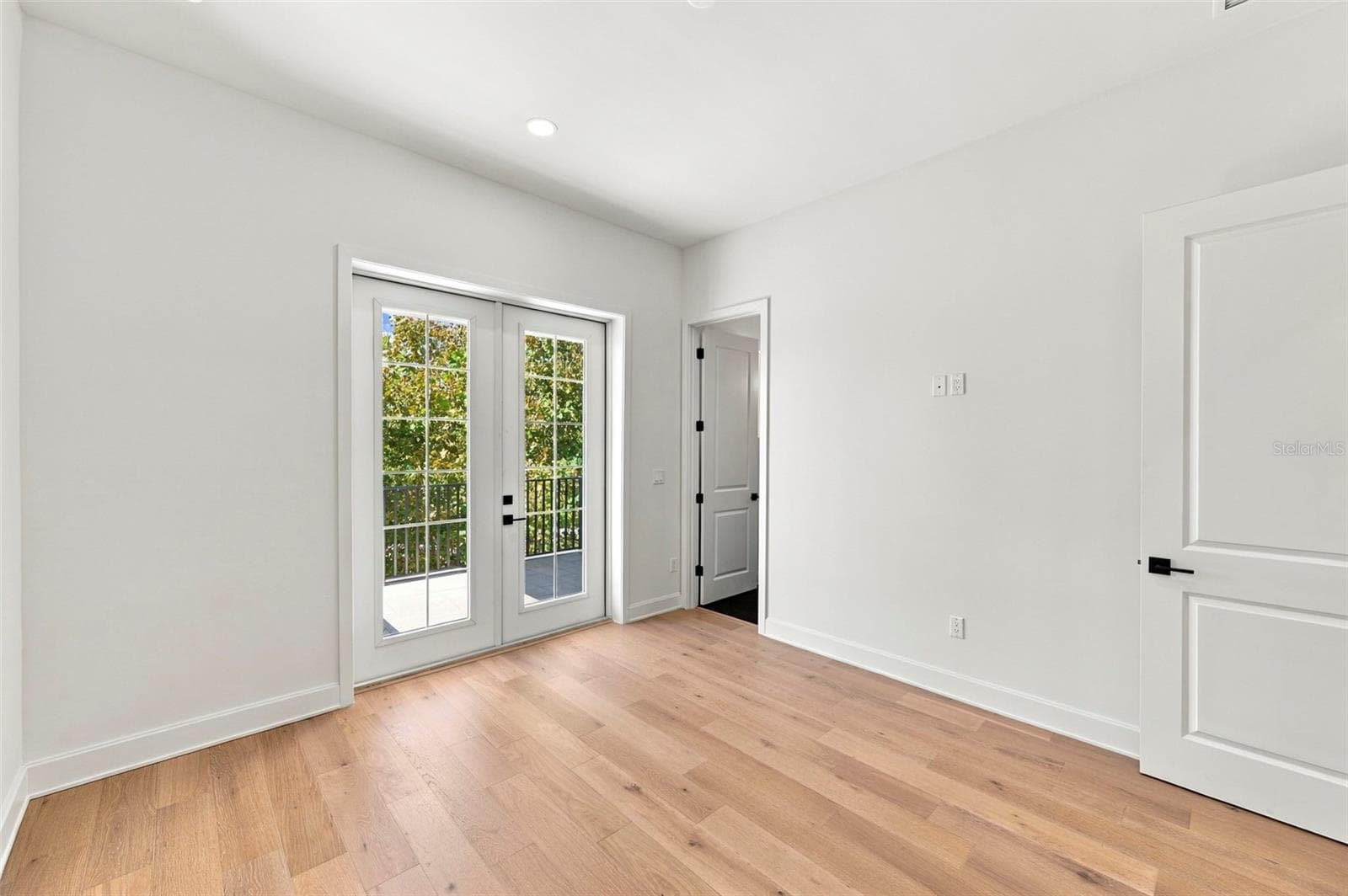 Townhouse at 460 GILMAN PL N, ST PETERSBURG, photo 32 of 67