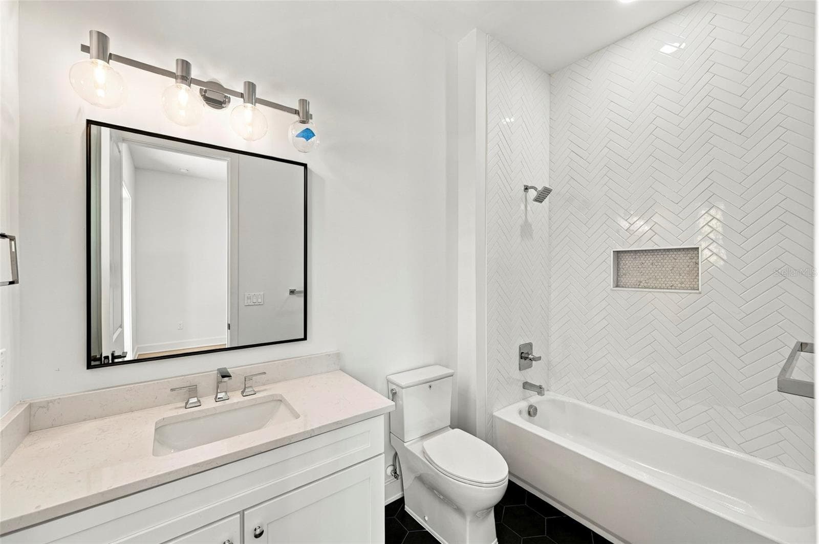 Townhouse at 460 GILMAN PL N, ST PETERSBURG, photo 35 of 67