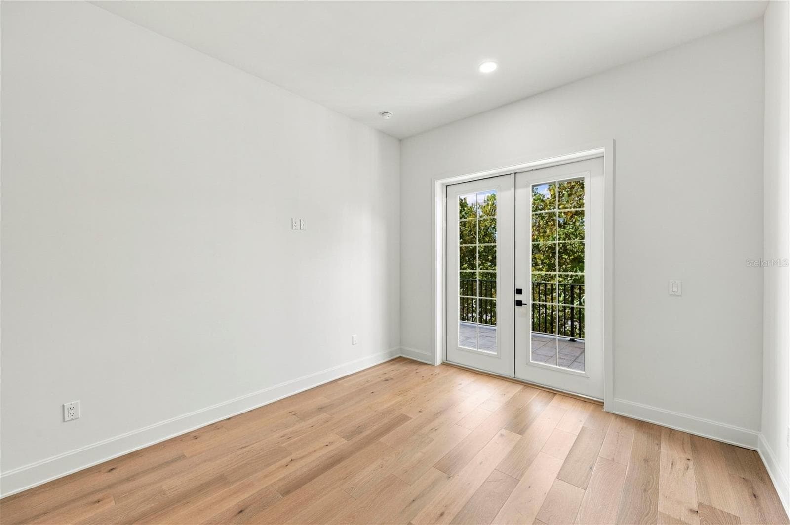Townhouse at 460 GILMAN PL N, ST PETERSBURG, photo 40 of 67