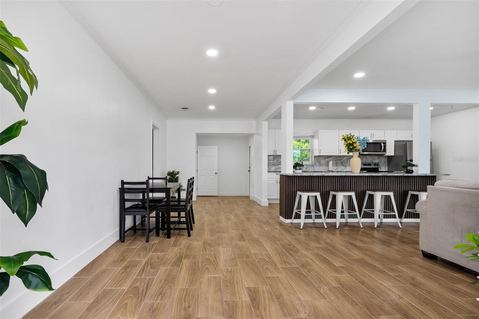 Single Family Residence at 15 MARS AVE, CLEARWATER, photo 6 of 40