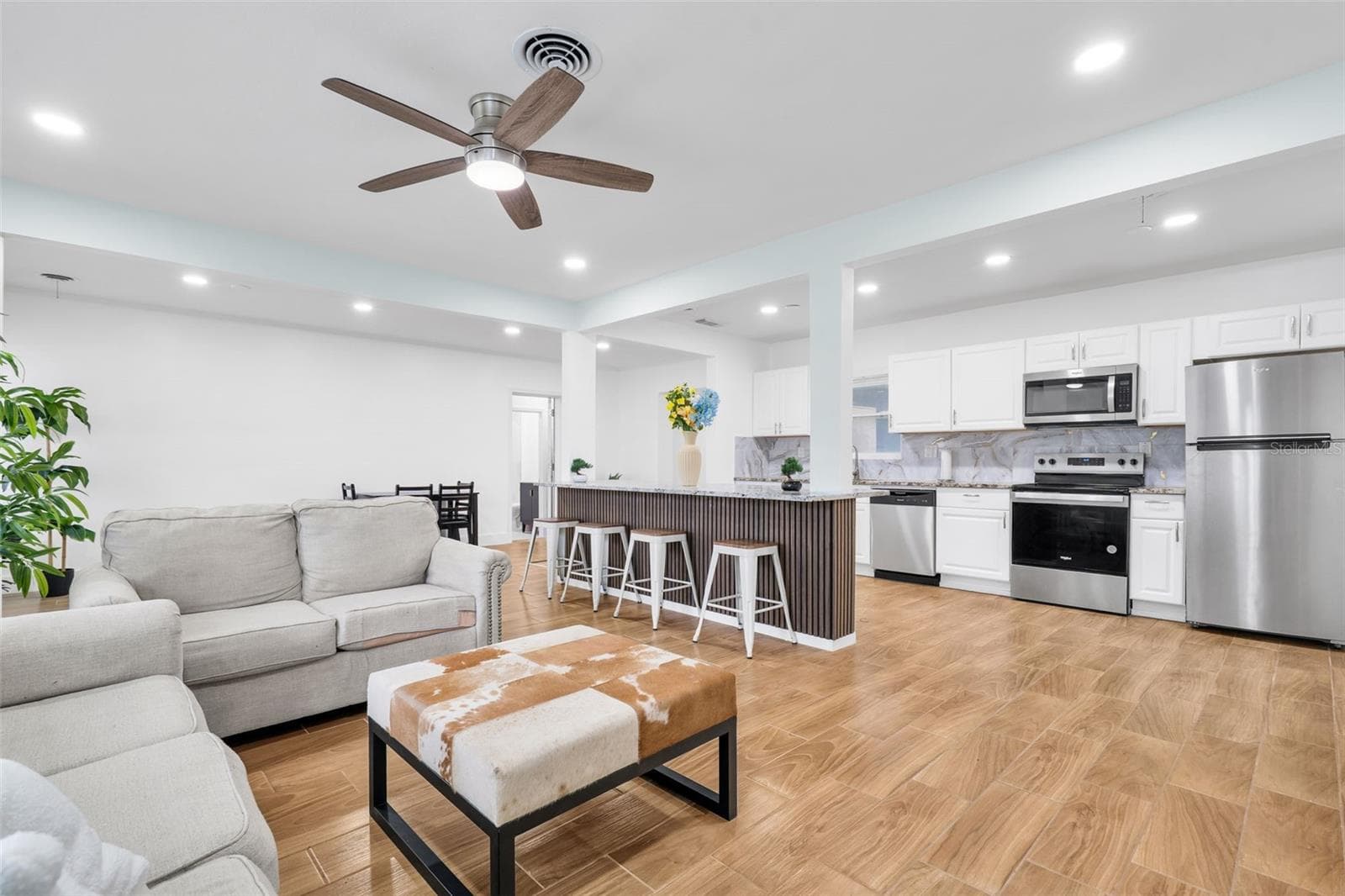 Single Family Residence at 15 MARS AVE, CLEARWATER, photo 14 of 40