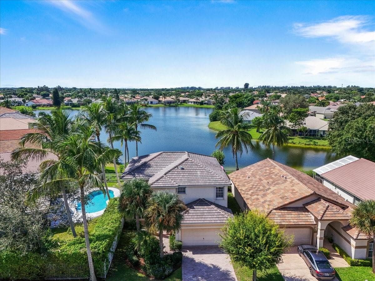 Single Family Residence at 7639 NORTHTREE CLUB DR, LAKE WORTH, photo 2 of 42