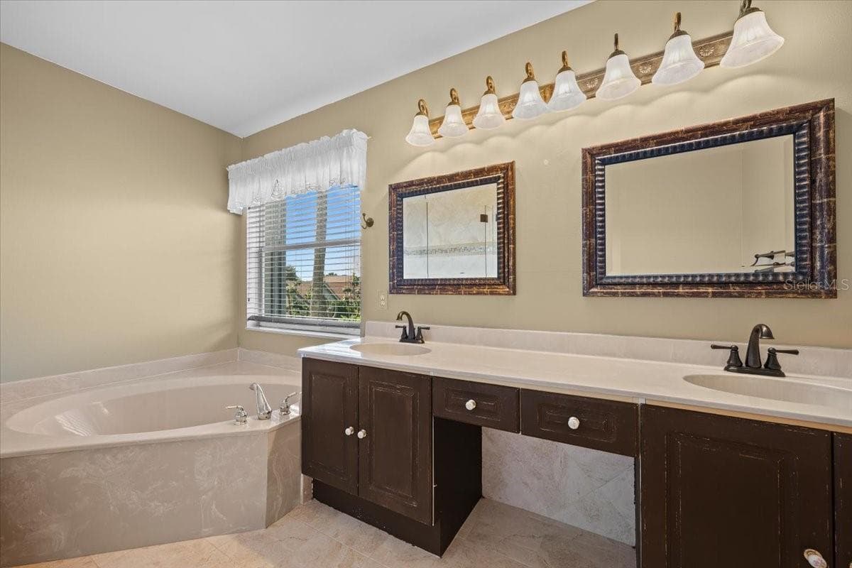 Single Family Residence at 7639 NORTHTREE CLUB DR, LAKE WORTH, photo 25 of 42