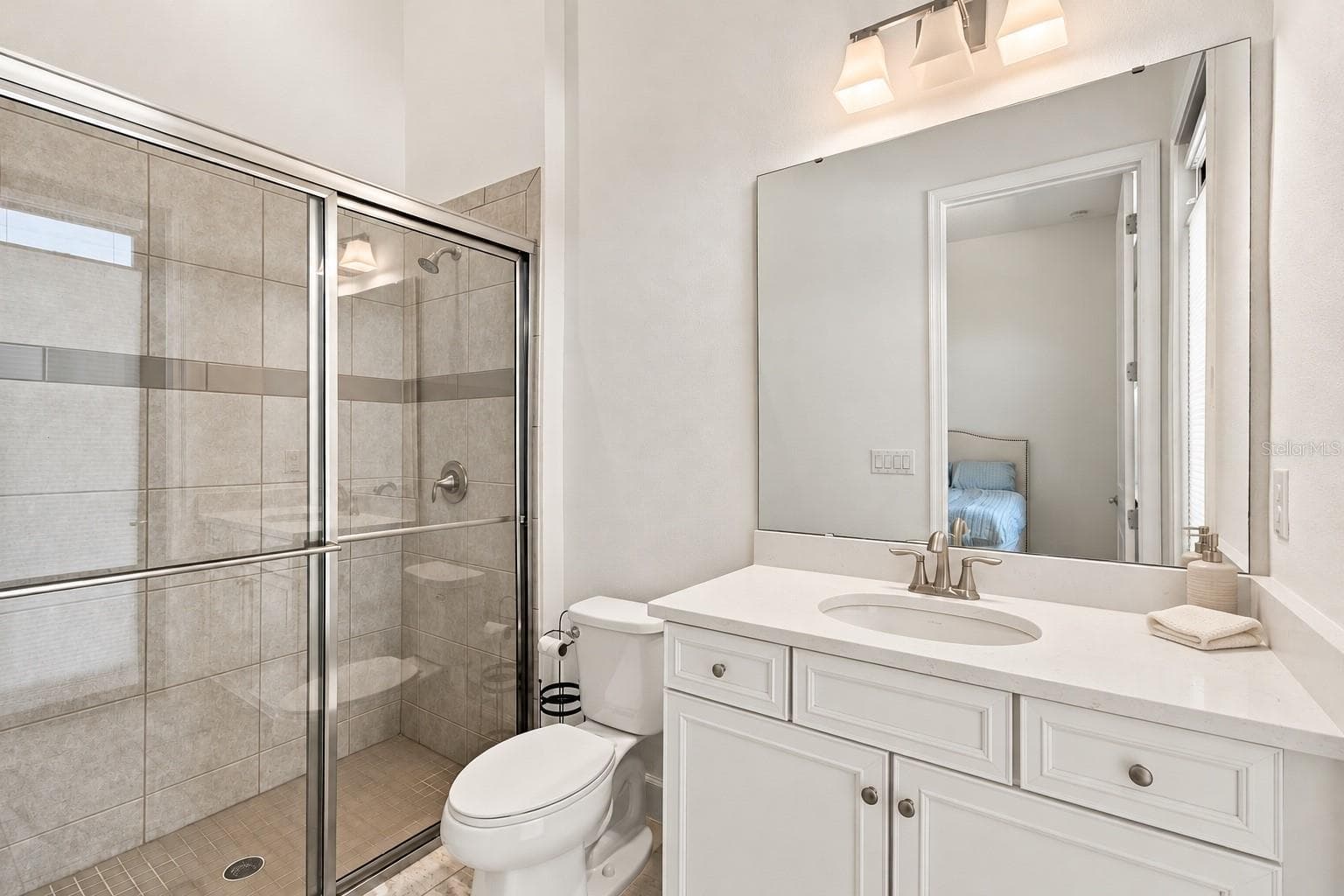 Single Family Residence at 832 MANNS HARBOR DR, APOLLO BEACH, photo 15 of 100
