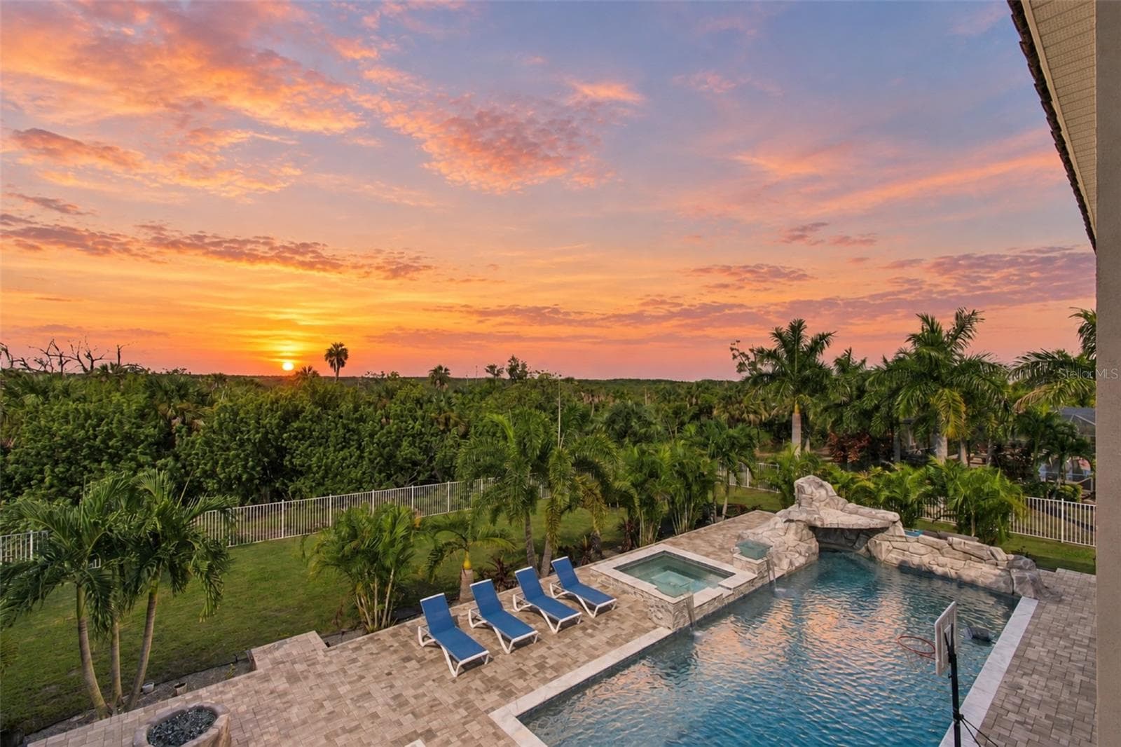Single Family Residence at 832 MANNS HARBOR DR, APOLLO BEACH, photo 43 of 100