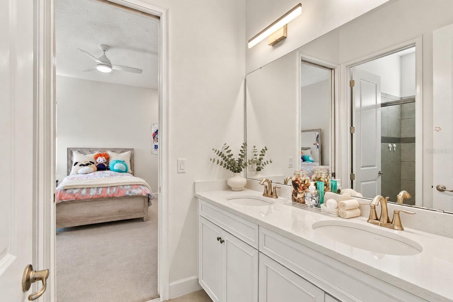 Single Family Residence at 832 MANNS HARBOR DR, APOLLO BEACH, photo 56 of 100