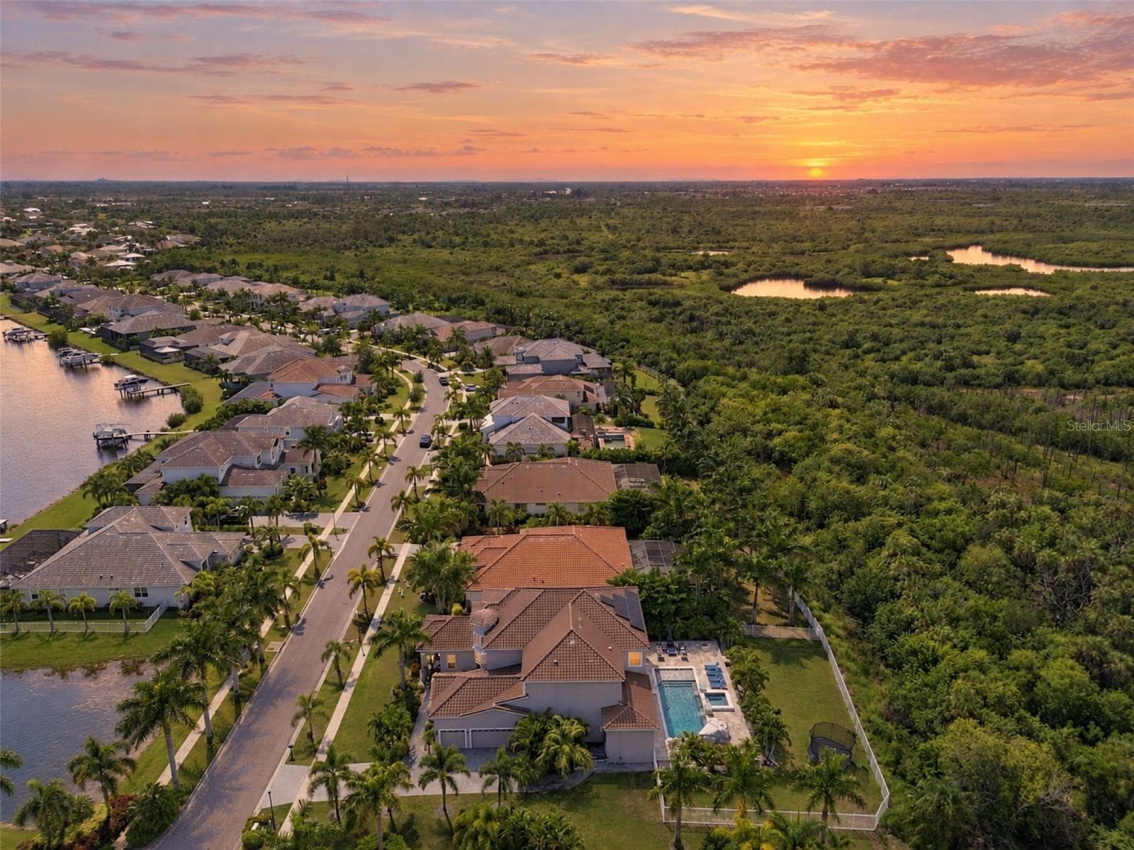 Single Family Residence at 832 MANNS HARBOR DR, APOLLO BEACH, photo 86 of 100