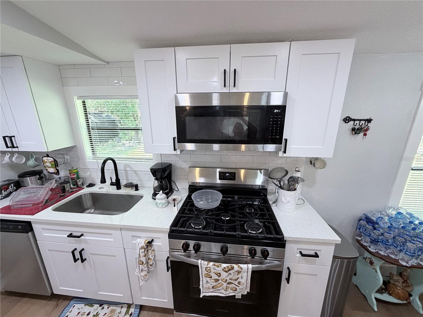 Manufactured Home at 1706 CHARLESTON LN, ST CLOUD, photo 5 of 23