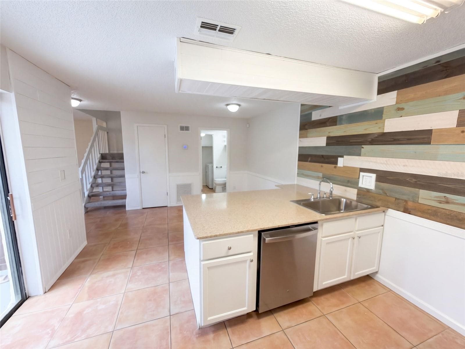 Townhouse at 3293 SAND CT, MELBOURNE BEACH, photo 7 of 19