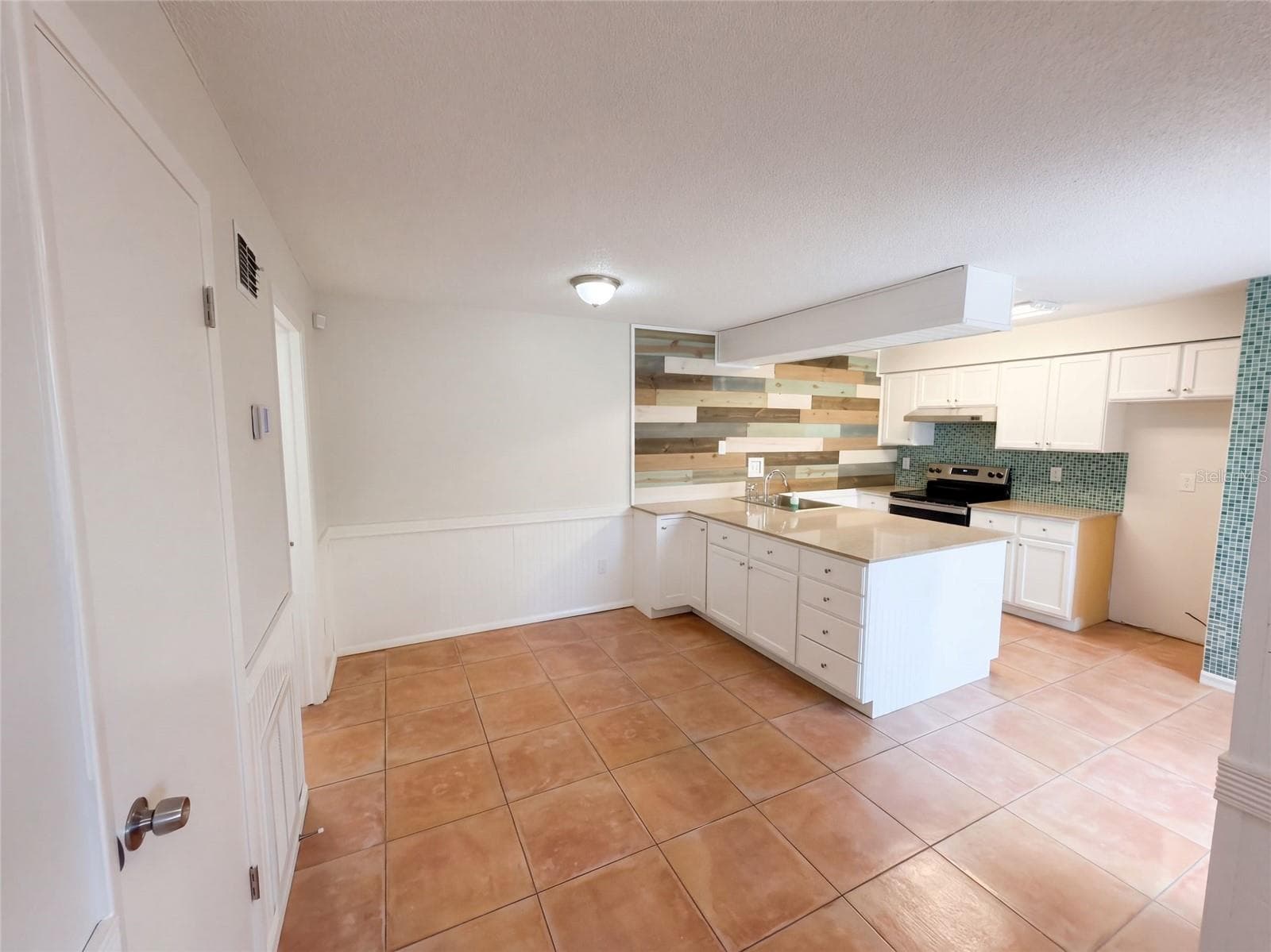 Townhouse at 3293 SAND CT, MELBOURNE BEACH, photo 9 of 19
