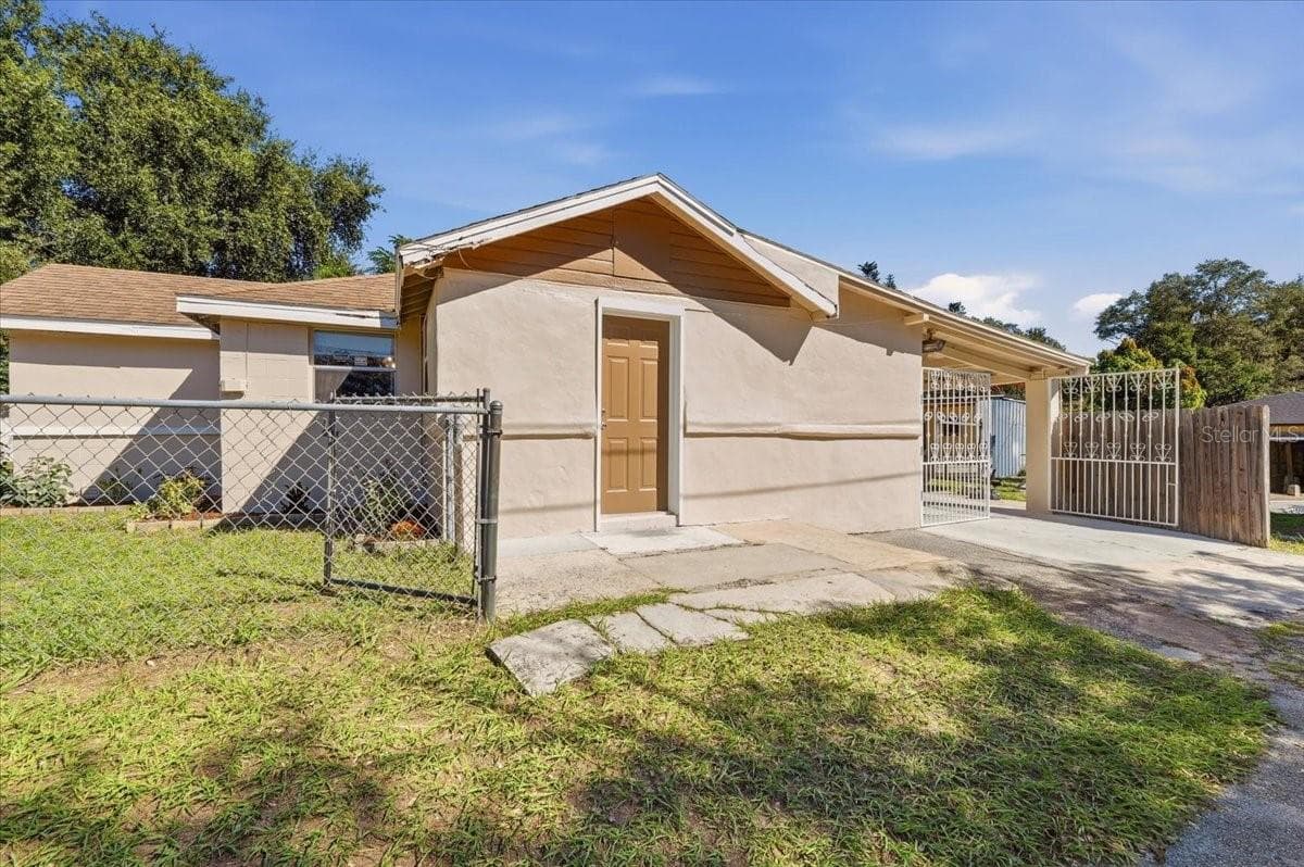 Single Family Residence at 618 4TH ST N, LAKE WALES, photo 5 of 40