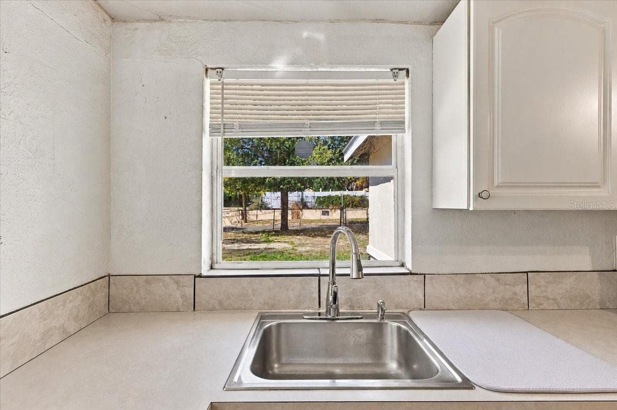 Kitchen Window - 618 4TH ST N, LAKE WALES