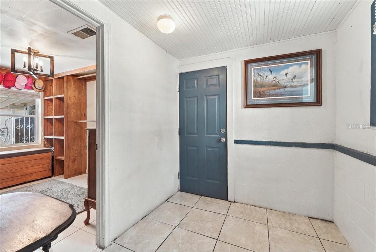 Single Family Residence at 618 4TH ST N, LAKE WALES, photo 9 of 40