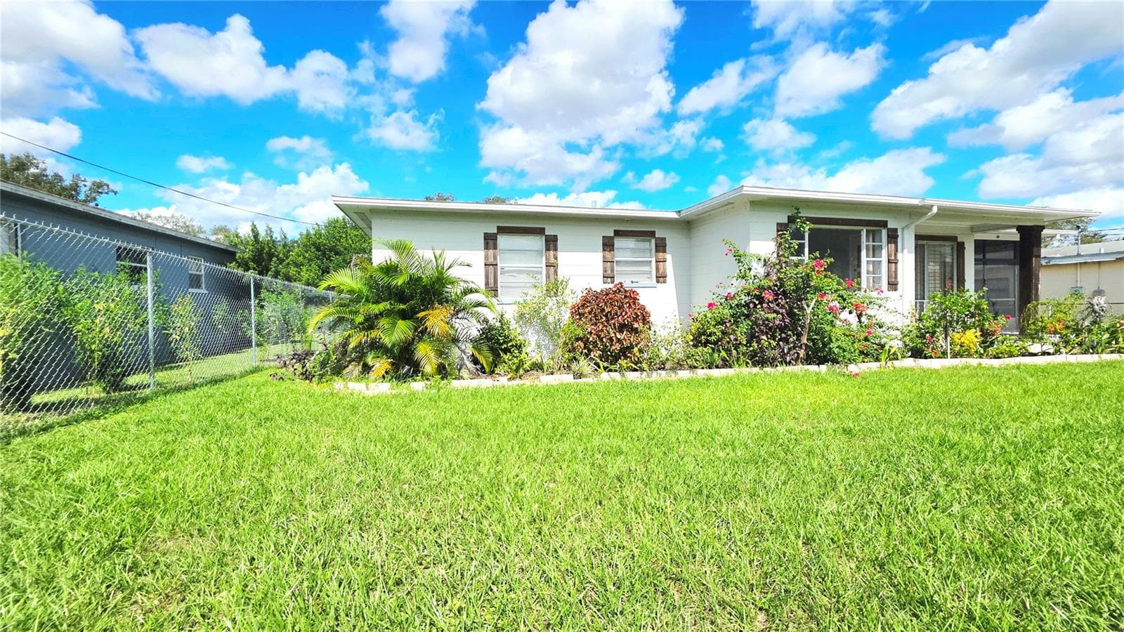 Single Family Residence at 213 W CRAWFORD ST, LAKELAND, photo 10 of 87