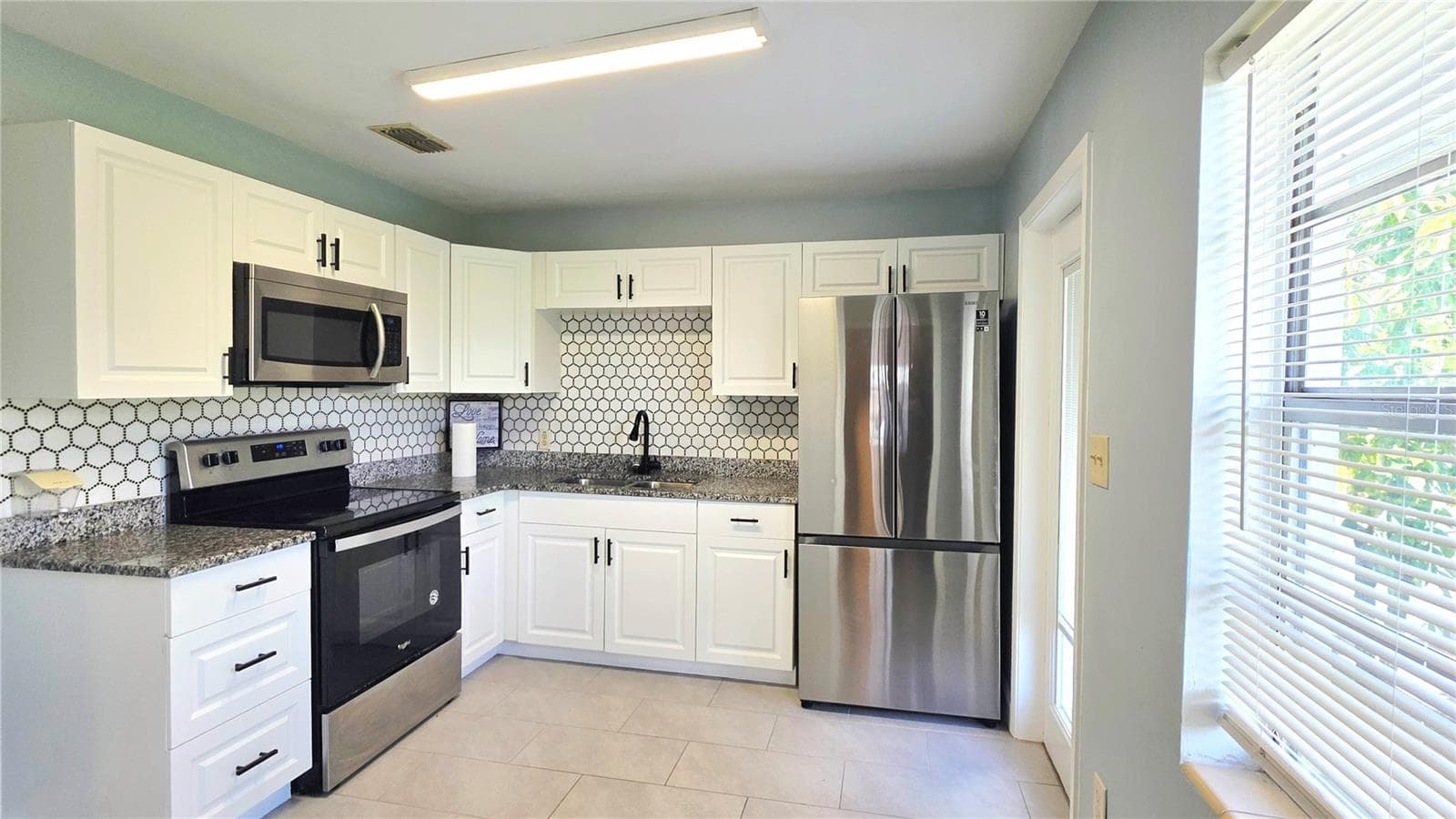 Single Family Residence at 213 W CRAWFORD ST, LAKELAND, photo 27 of 87