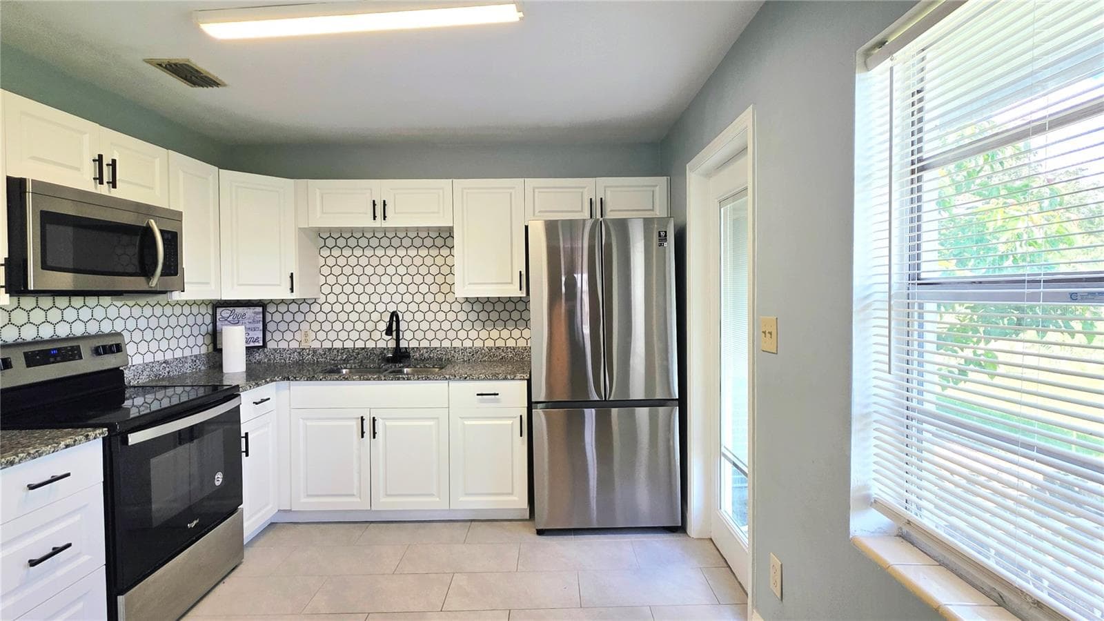 Single Family Residence at 213 W CRAWFORD ST, LAKELAND, photo 34 of 87