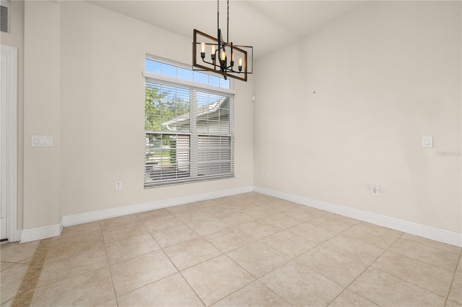 Single Family Residence at 702 COUNTRY WALK CV, EAGLE LAKE, photo 16 of 50