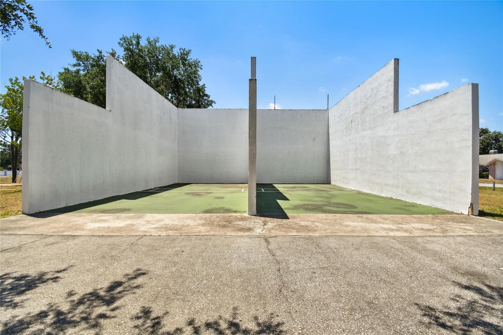 Racquetball Courts - 23227 CLUB VILLAS DR #38, LAND O LAKES