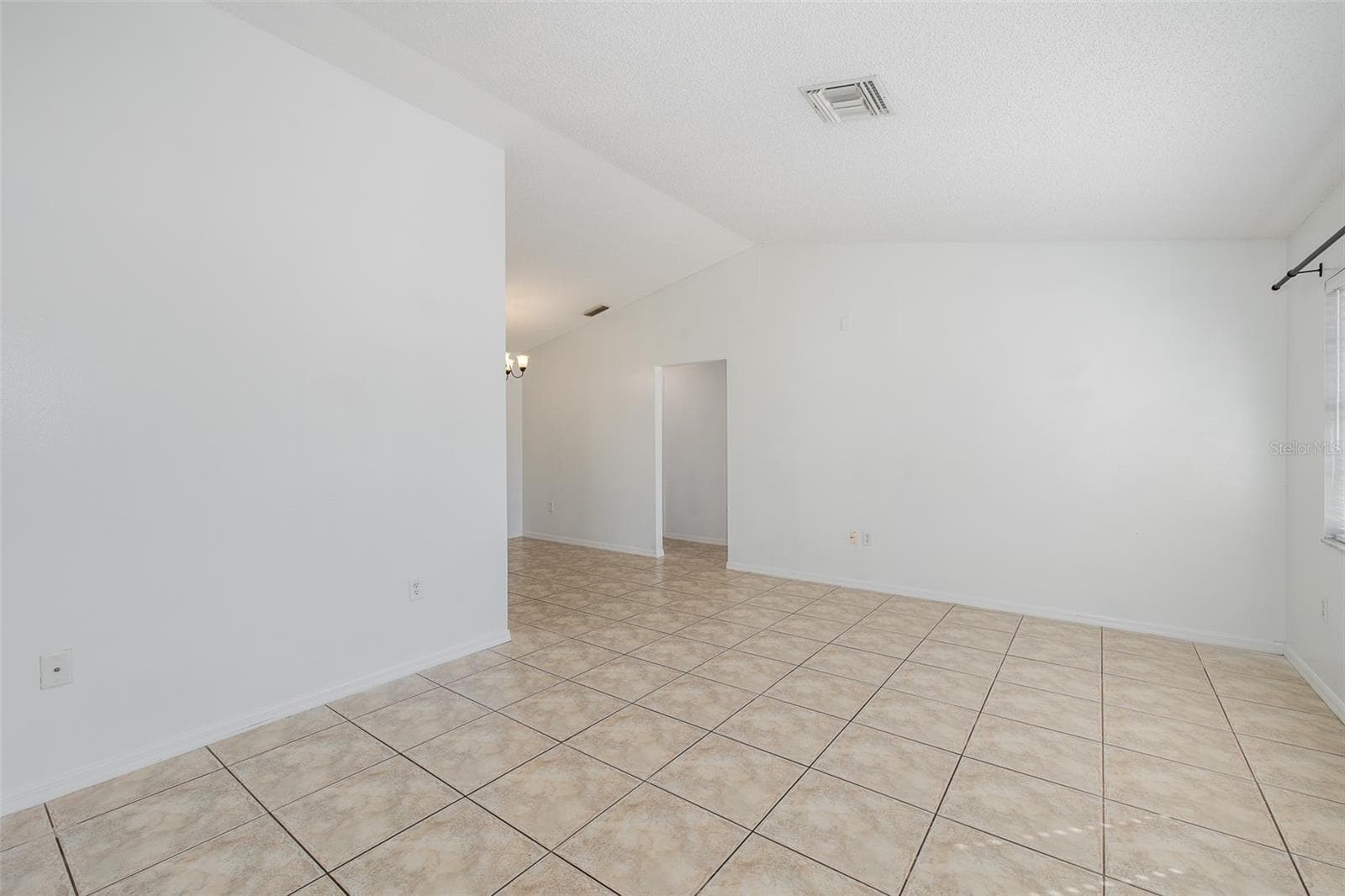 living room - 8231 MATTHEW DR, NEW PORT RICHEY