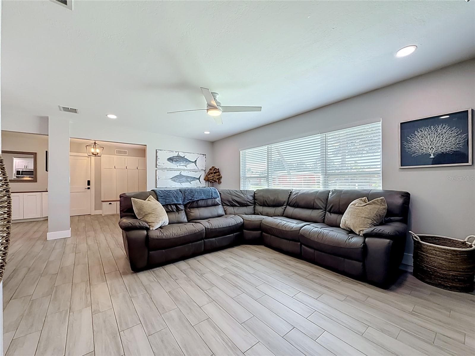 Single Family Residence at 1509 BARBARA AVE, CLEARWATER, photo 11 of 30