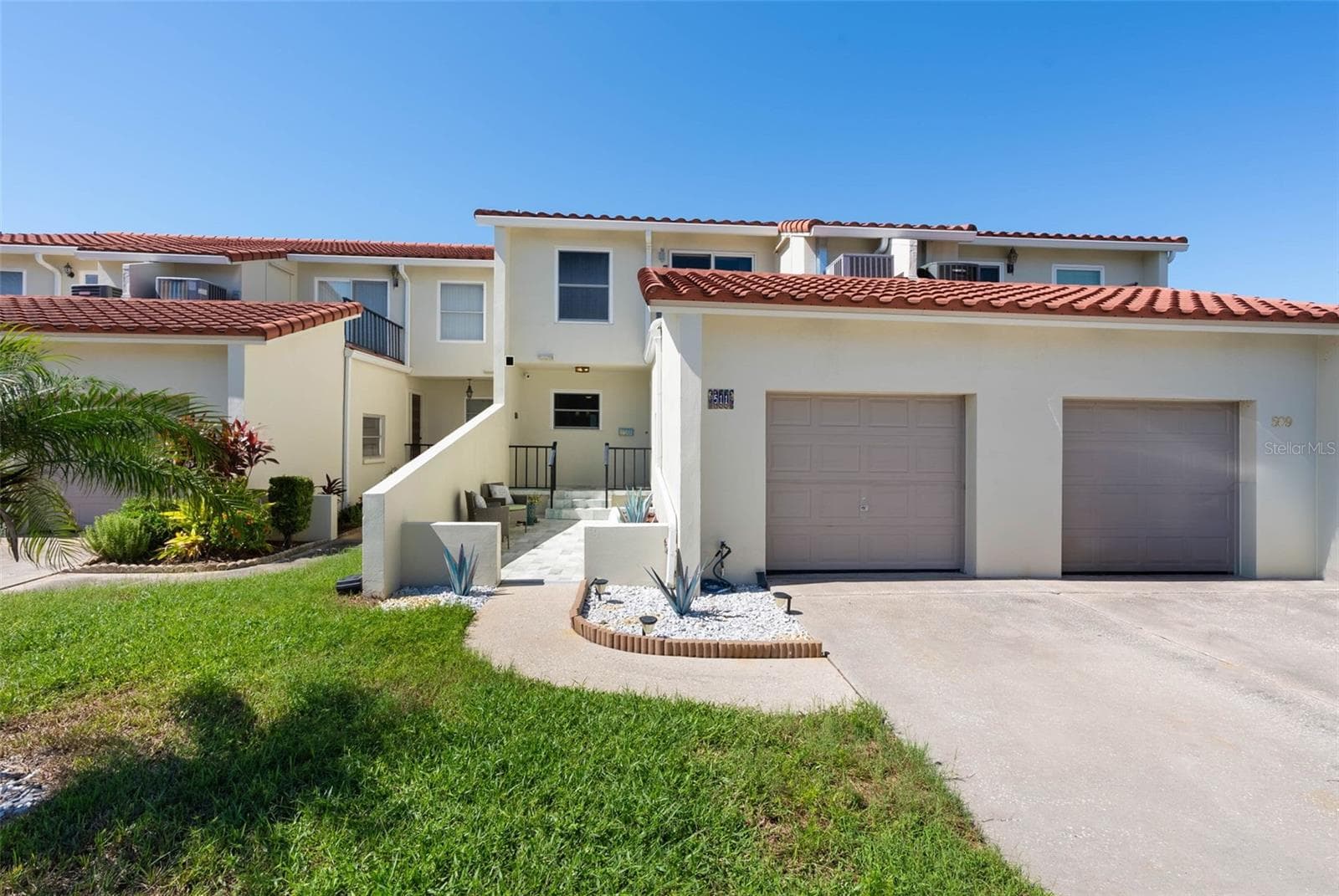 Front - 2700 BAYSHORE BLVD #511, DUNEDIN