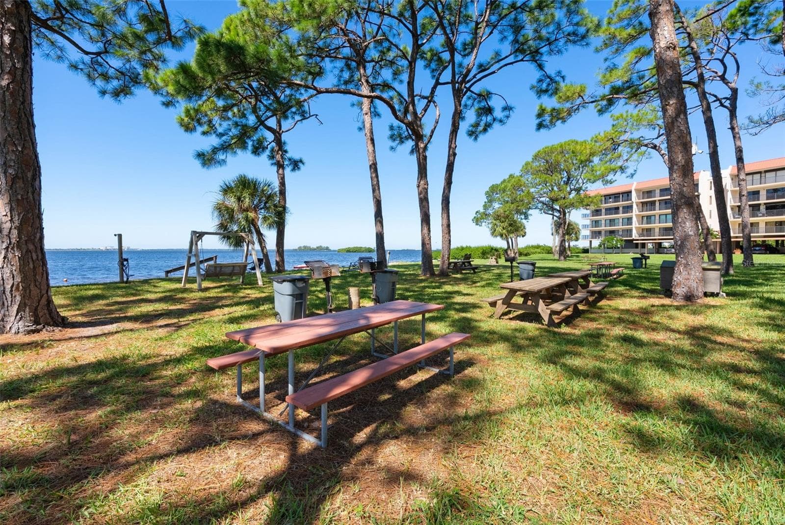 Park w/BBQs - 2700 BAYSHORE BLVD #511, DUNEDIN