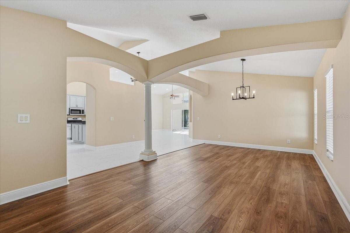Single Family Residence at 8211 CANYON CREEK WAY, TAMPA, photo 3 of 78