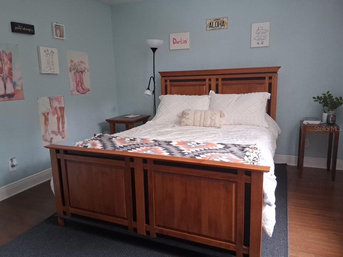 Medium second floor bedroom--room for a king-size bed - 8220 YARDLEY AVE N, ST PETERSBURG