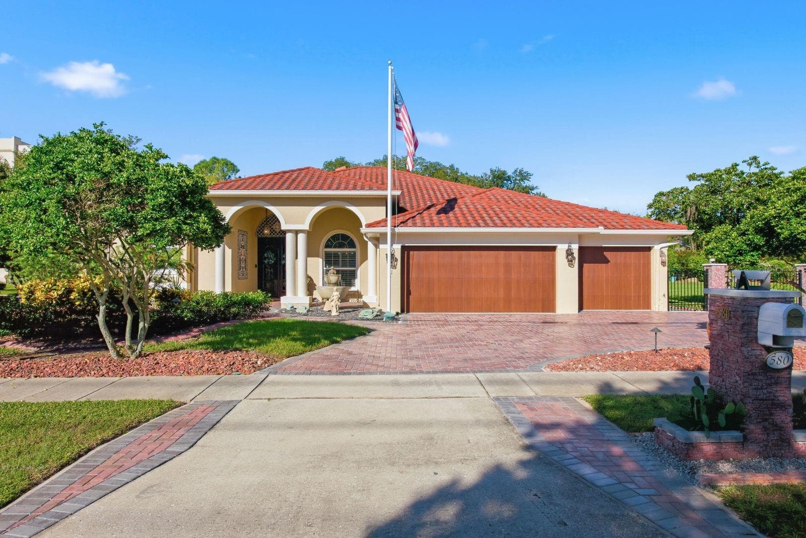 Single Family Residence at 580 S FLORIDA AVE, TARPON SPRINGS, photo 4 of 42