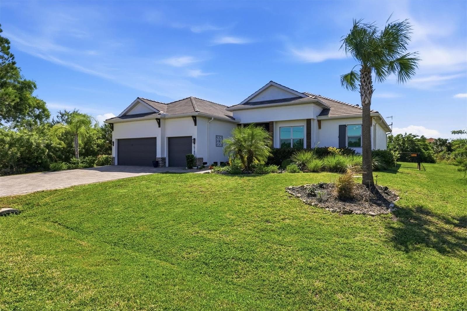Single Family Residence at 15185 HENNIPEN CIR, PORT CHARLOTTE, photo 2 of 66