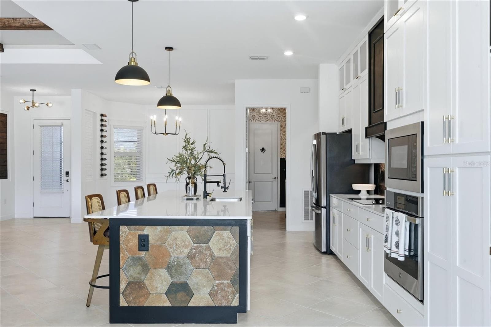 Single Family Residence at 15185 HENNIPEN CIR, PORT CHARLOTTE, photo 18 of 66