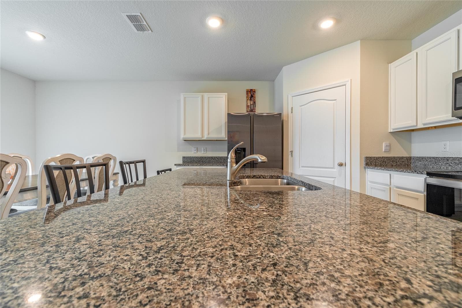 Counter - 3812 SWANFALLS TER, SANFORD