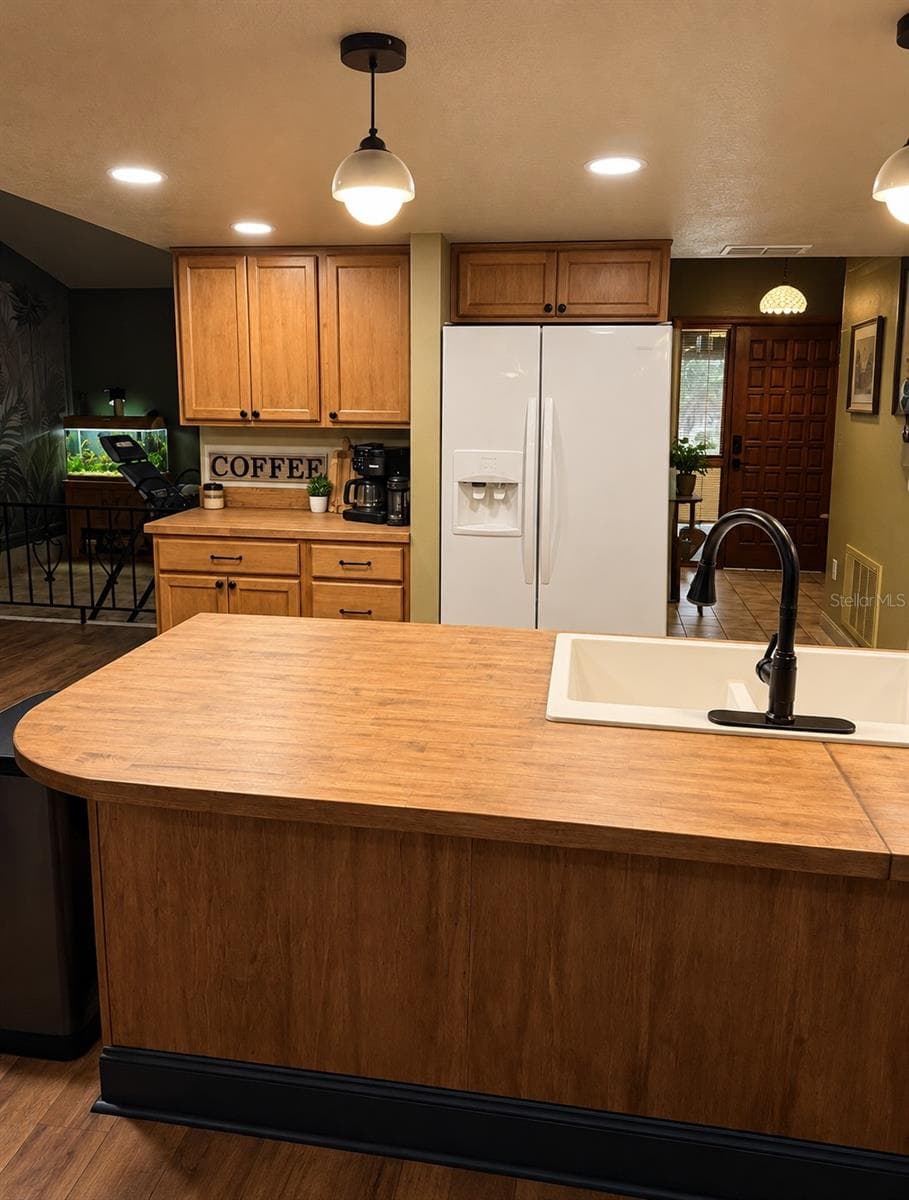 Single Family Residence at 8664 HEATHER BLVD, WEEKI WACHEE, photo 10 of 20