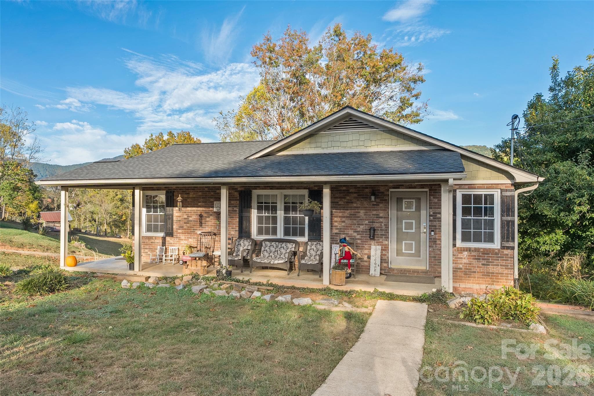 213 Oakmont Drive