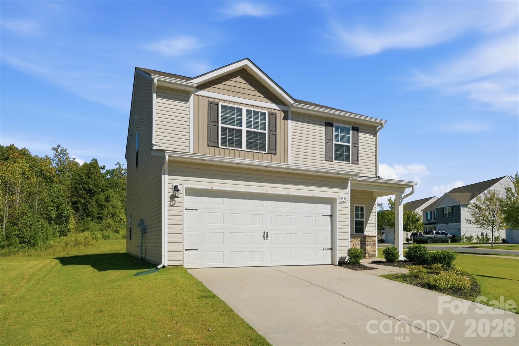 Single Family Residence at 5335 Upton Place, Charlotte, photo 2 of 19