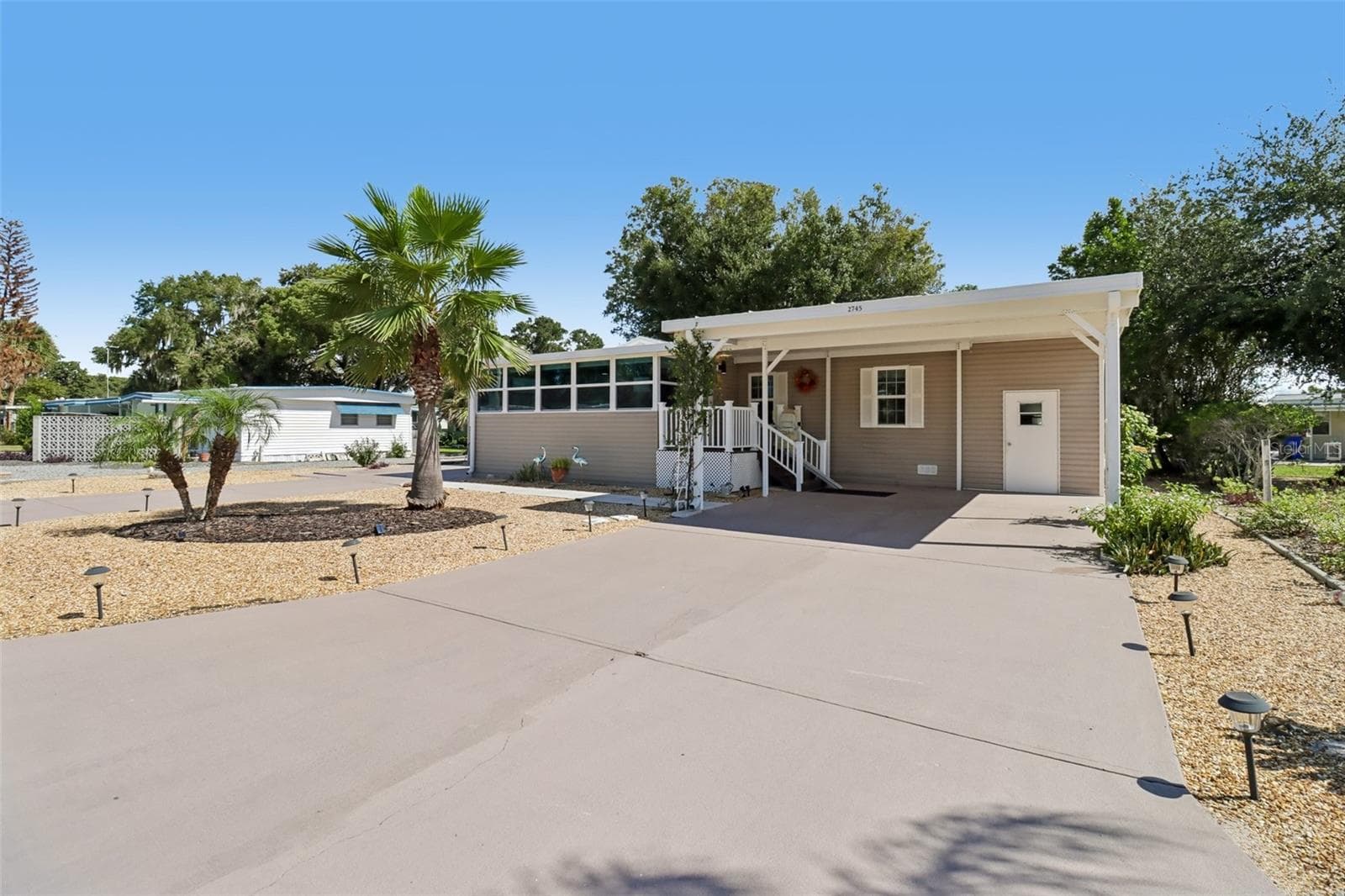 Manufactured Home at 2745 VINDALE RD, TAVARES, photo 2 of 39