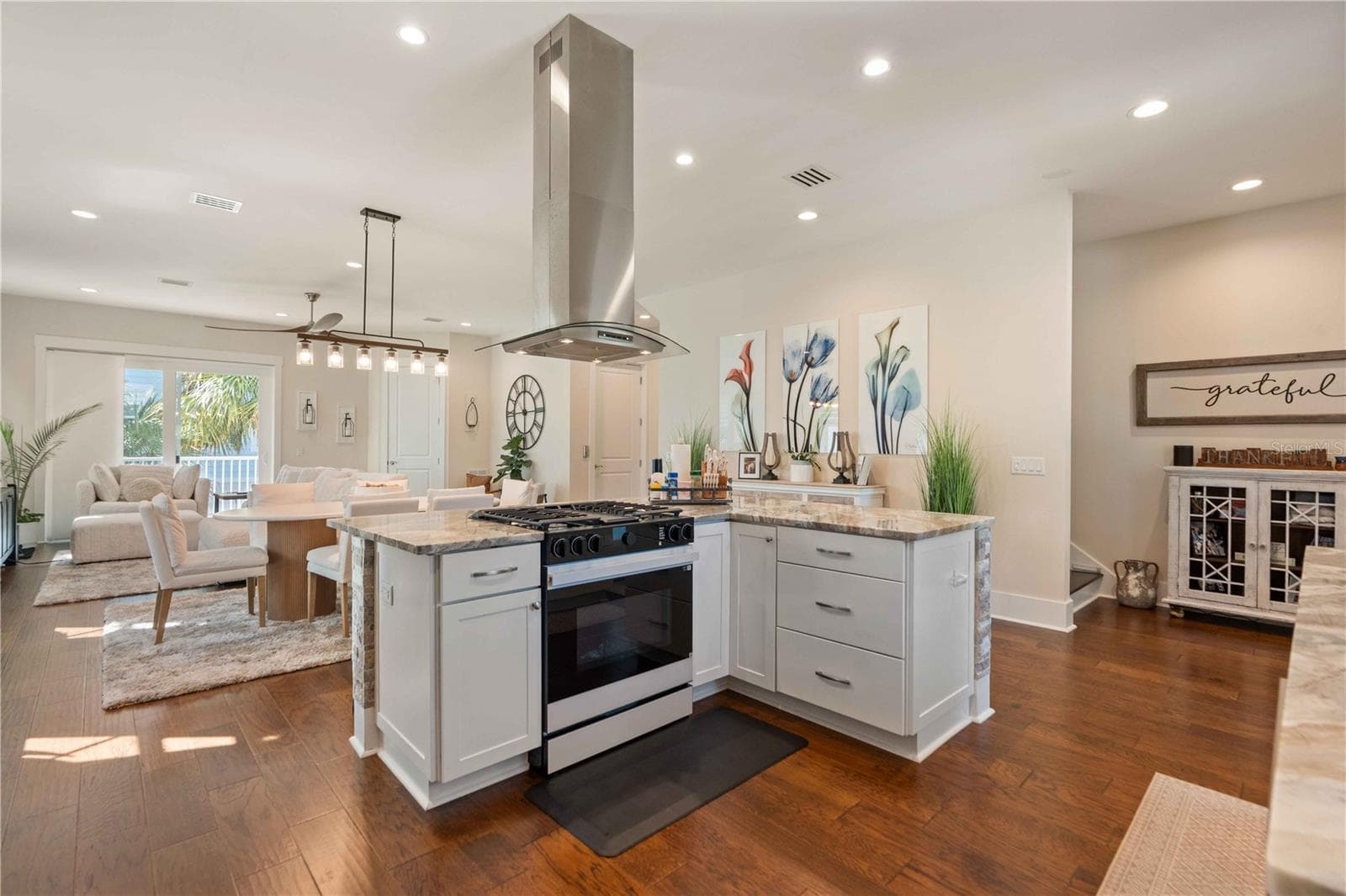 Townhouse at 1413 BAYSHORE BLVD #2, DUNEDIN, photo 9 of 85