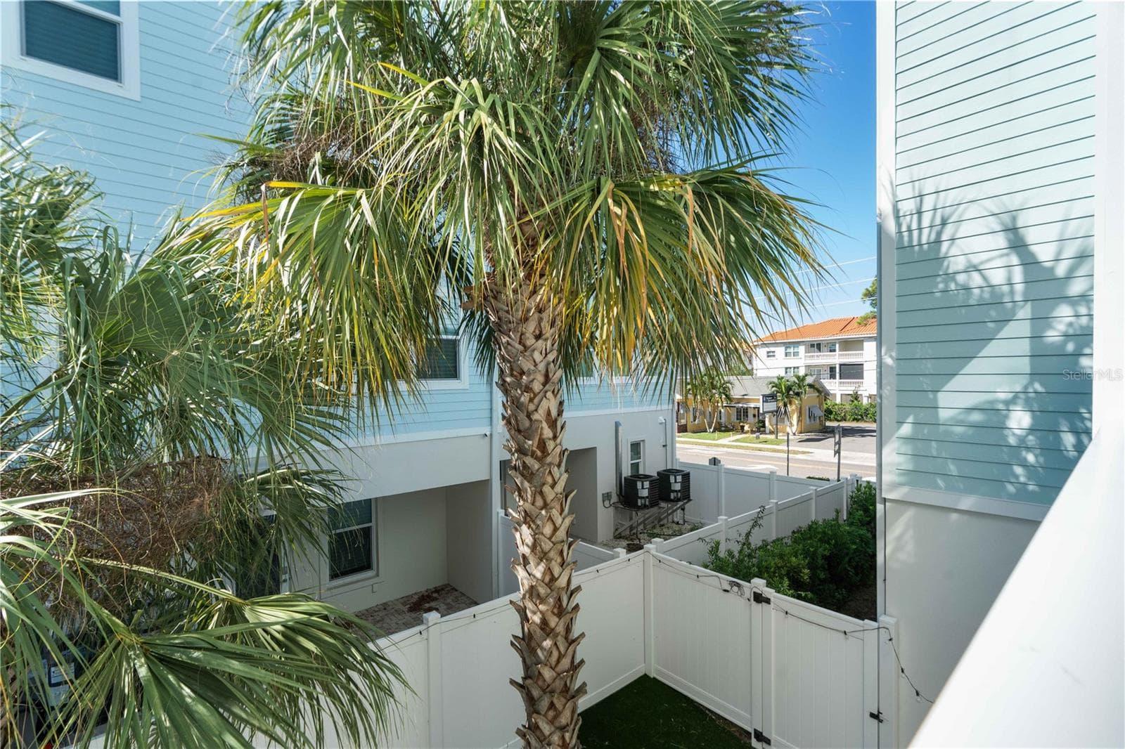 Townhouse at 1413 BAYSHORE BLVD #2, DUNEDIN, photo 20 of 85