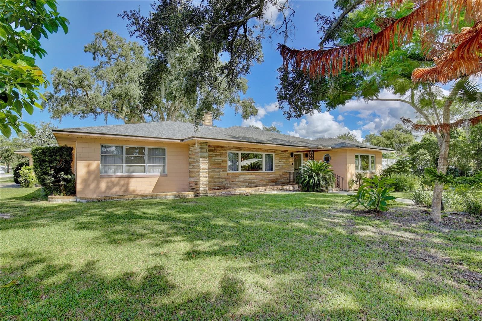 Single Family Residence at 2387 WASHINGTON RD, MOUNT DORA, photo 4 of 67