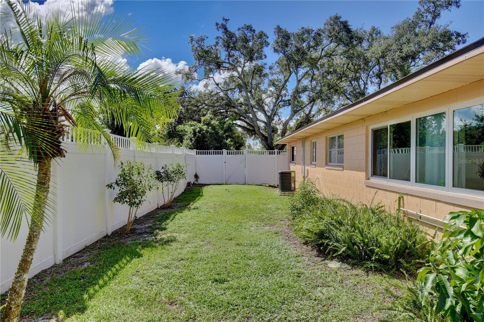 Single Family Residence at 2387 WASHINGTON RD, MOUNT DORA, photo 43 of 67